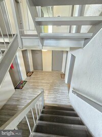 Building Photo - 9645 White Acre Rd