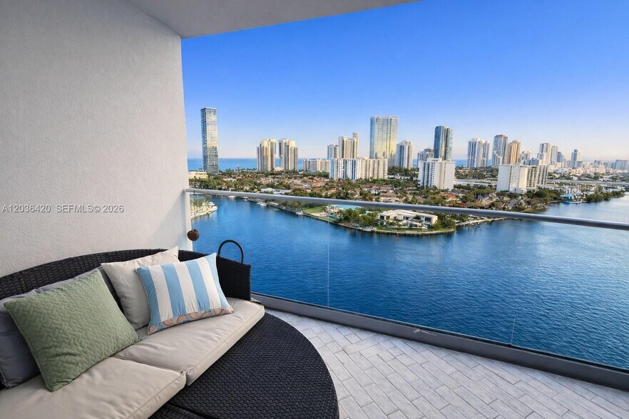 Building Photo - 19707 Turnberry Way