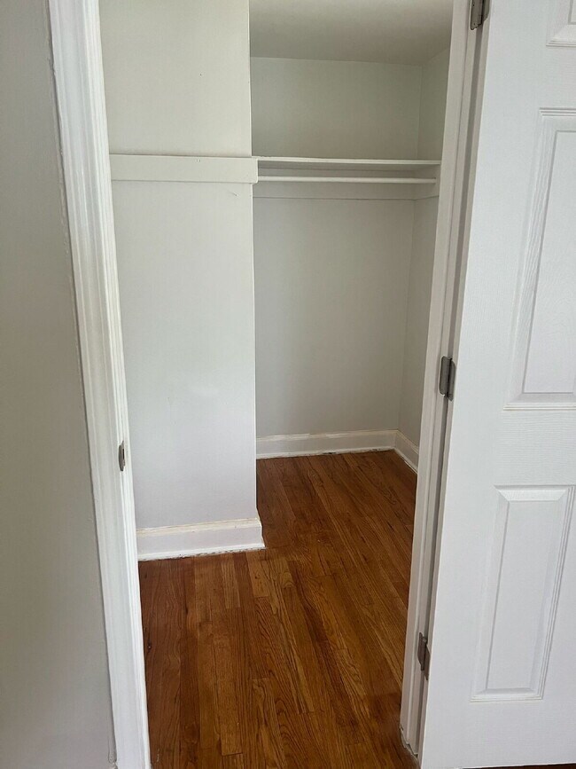 Building Photo - 3-Bedroom Gem on Indiana St with Spacious ...