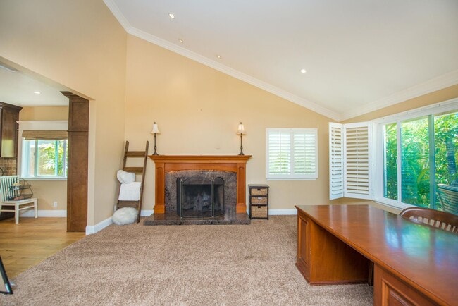 Building Photo - Welcome to Paradice - SHOWINGS START AUGUST 1