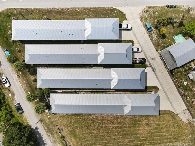 Building Photo - 4982 SE Railway Ave