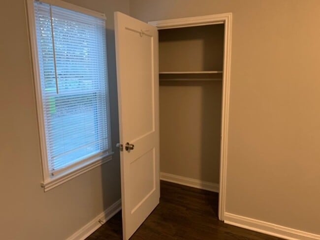 Building Photo - Beautiful two bedroom one bath near Campbellton and 166
