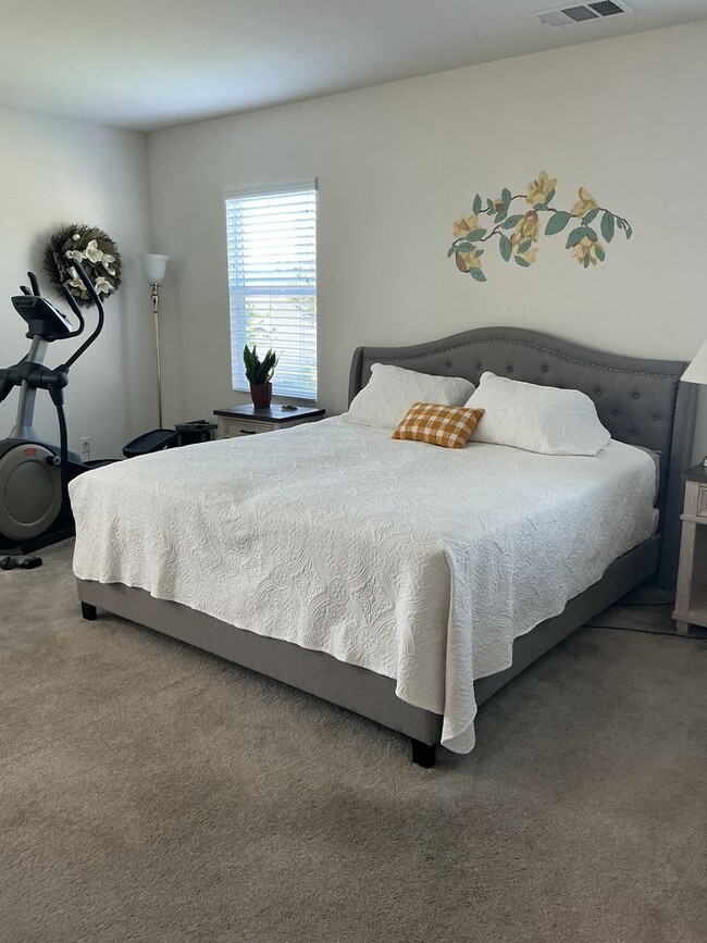 Building Photo - 7869 Boot Straps Ct