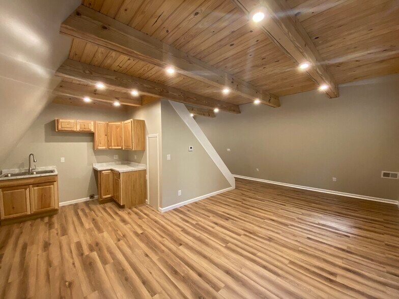 Building Photo - 71 Goose Hollow Rd