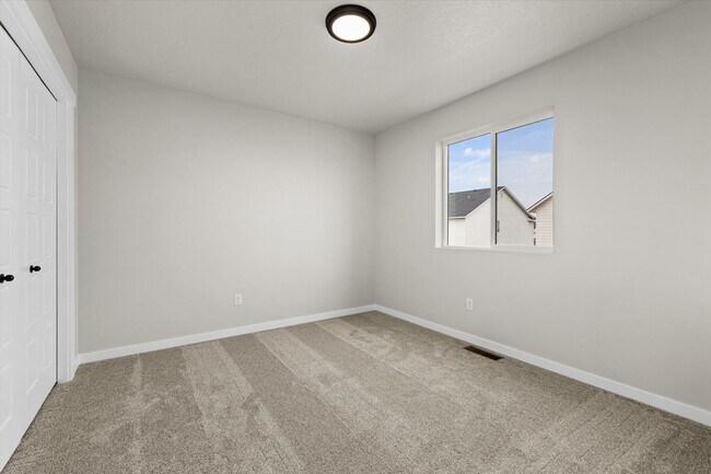 Building Photo - BRAND NEW Meridian Home for Rent!