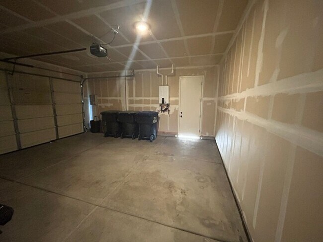 Building Photo - 2635 S Cain Ct