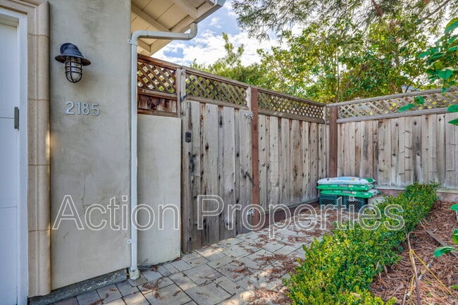 Building Photo - 2185 Chuleta Ct