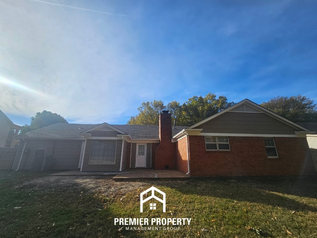 Building Photo - 5740 Fox Bend Ave