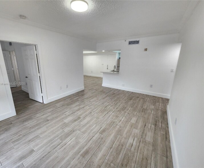 Building Photo - 201 SW 116th Ave