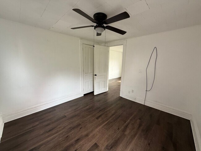 Building Photo - House for Rent