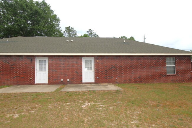 Building Photo - Don’t Miss This Milton Duplex — 2BR/2BA Brick Home with Garage, Walk-In Closet, Open Living Space...