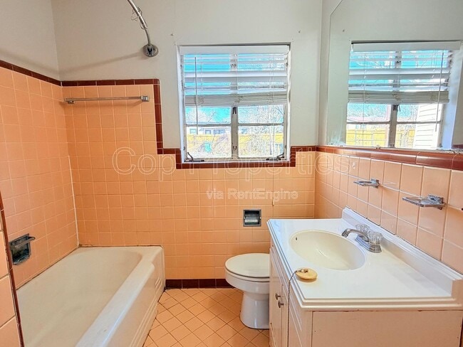 Building Photo - 339 Waxwood Ln