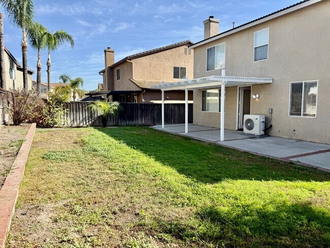 Building Photo - Nice 2 Story Family Home