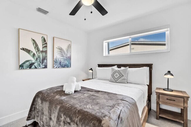 Building Photo - 6540 Park St