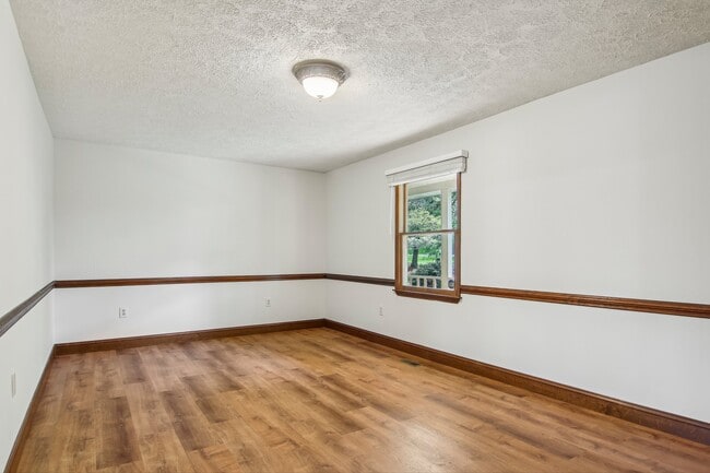 Building Photo - 11 Timothy Ln