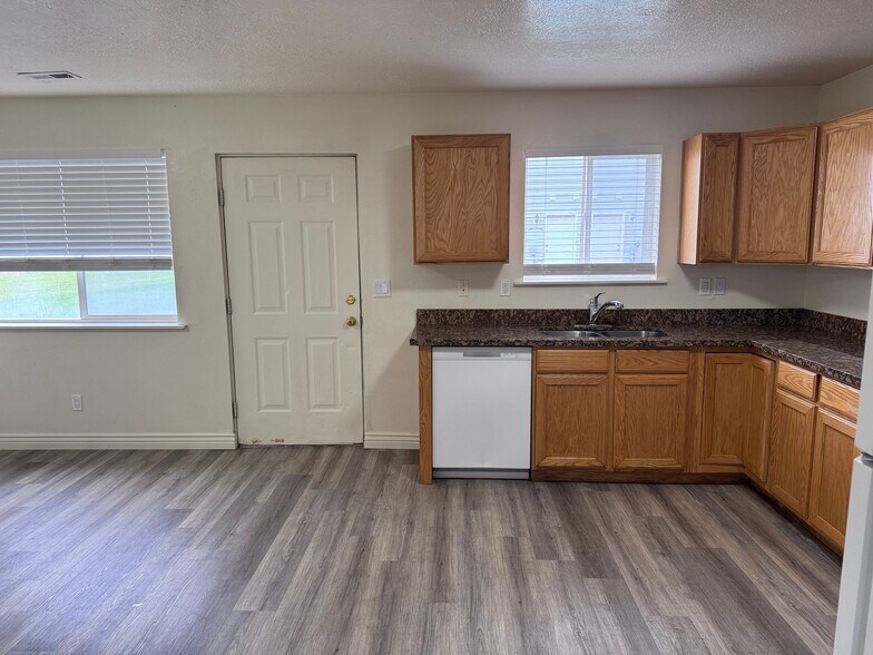 Building Photo - 2505 W 450 N