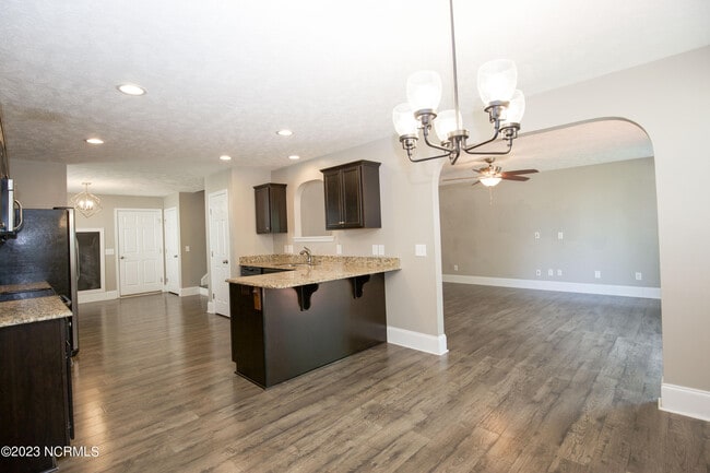 Building Photo - 111 Lightwater Dr