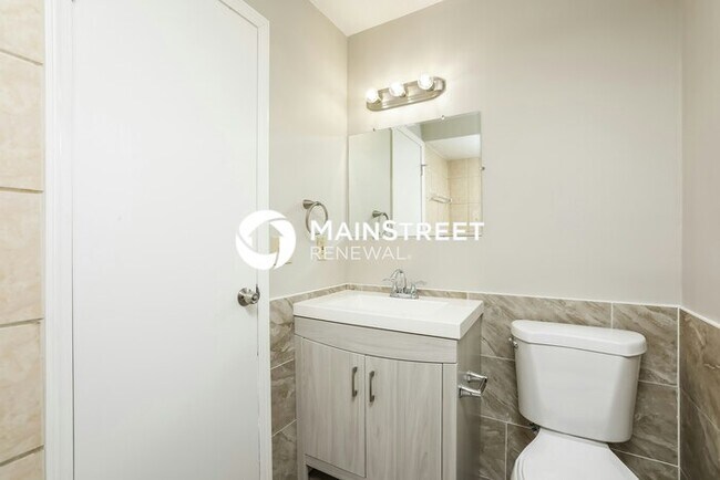 Building Photo - 4 Bedroom Pet-Friendly Home in Clermont, FL with Main Street Renewal