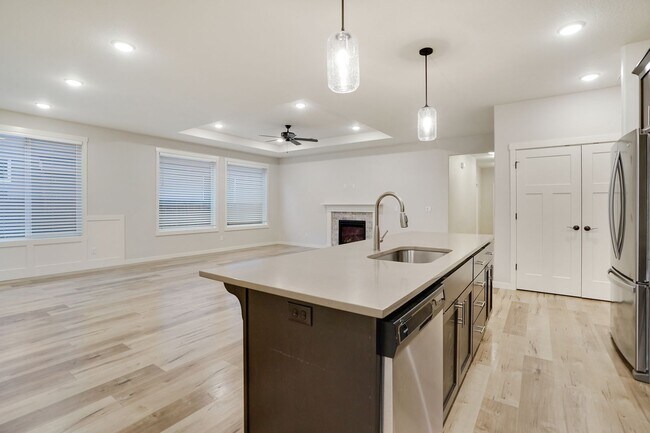 Building Photo - Polished single-level 3 bed, 2 bath home in NE Salem!