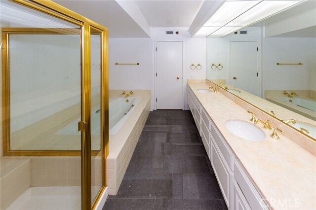 Building Photo - 222 Monterey Rd