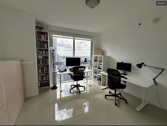 Building Photo - 475 Brickell Ave