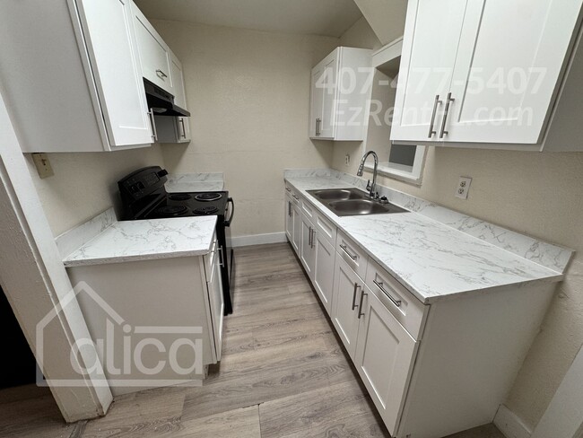 Building Photo - 4-Bedroom Remodel with Move-In Special in ...