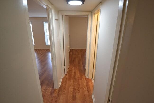 Building Photo - MOVE IN SPECIAL!  Newly updated, 2 bedroom, 2 bath Condo at Westdale Club Condos