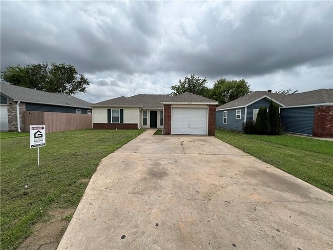 Primary Photo - 609 Marigold Ave