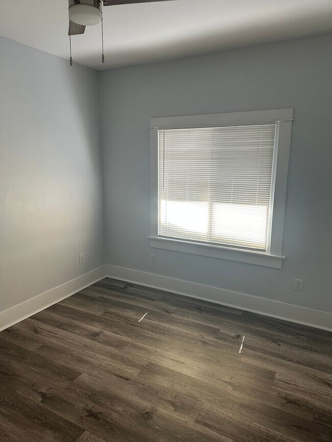 Building Photo - Beautifully Remodeled 4-Bedroom, 2-Bathroom Single-Family Home