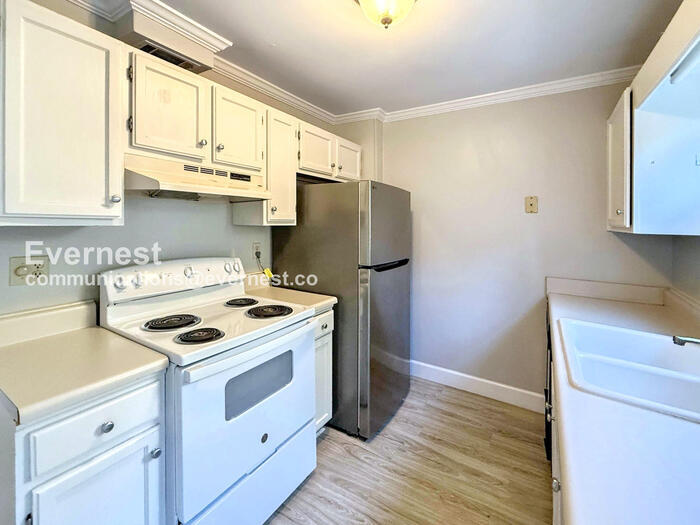 Building Photo - 713 Carr Ave