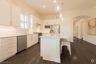 Building Photo - 19100 Marquesa Dr