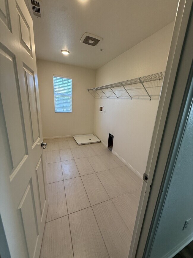 Building Photo - This beautiful home is on corner lot and with energy efficient features including solar.  New flo...