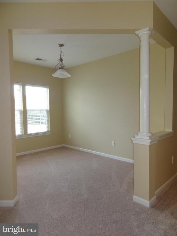Building Photo - 7557 Stoney Run Dr