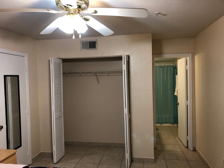 Building Photo - 2360 SW Archer Rd