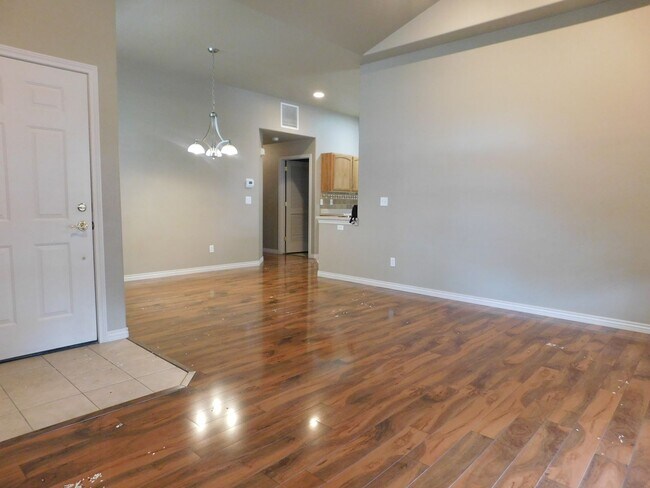 Building Photo - Close to St Mary's/CMU