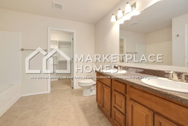Building Photo - 4481 W Pecan St