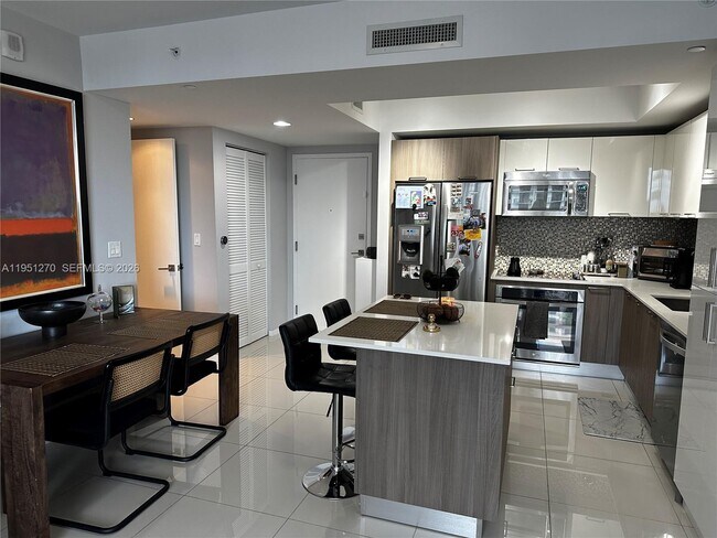 Building Photo - 5252 NW 85th Ave