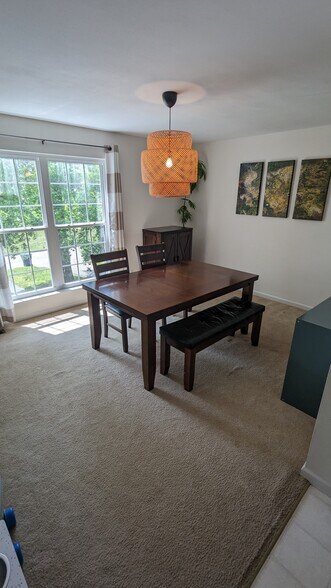 Building Photo - 2562 Creve Coeur Dr
