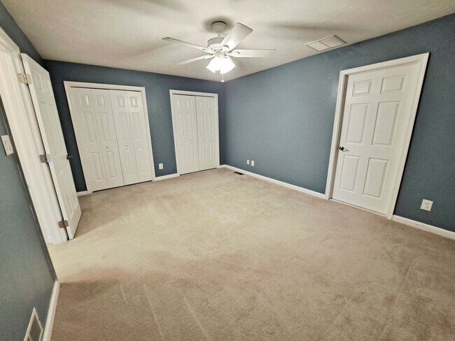 Building Photo - 417 Debbi Ct