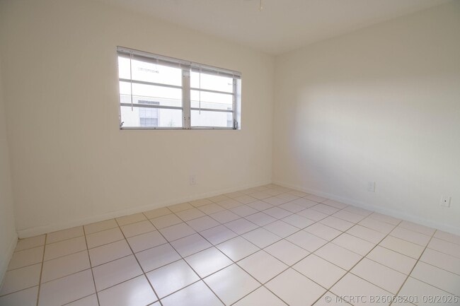 Building Photo - 1501 Himmarshee St