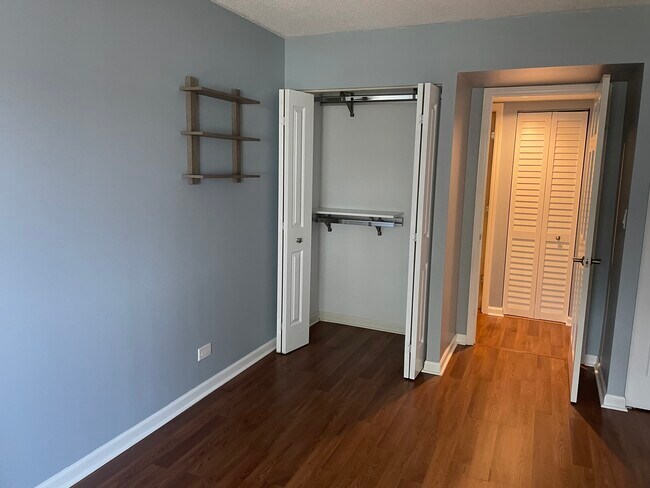 Building Photo - 13200 W Heiden Cir