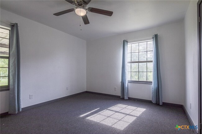 Building Photo - 803 Happy Haven Rd