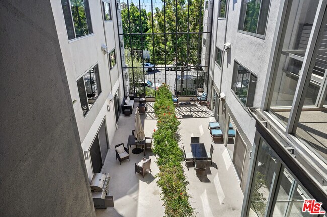Building Photo - 9955 Durant Dr