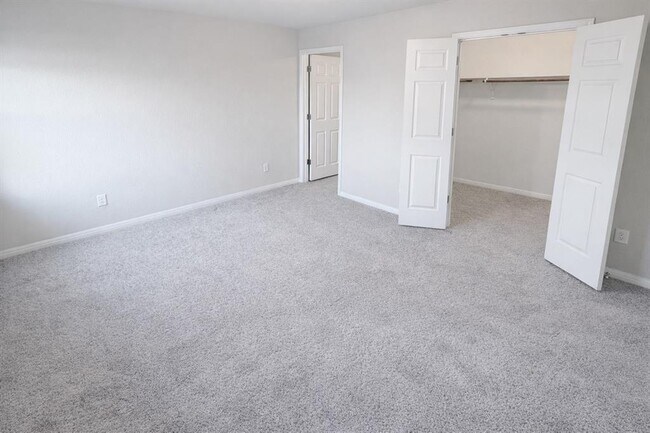 Building Photo - 3200 W College Park Dr