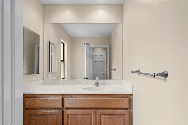 Building Photo - 1696 Caminito Aliviado