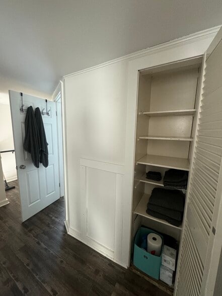 Linen Closet/Hallway - 4 Palmer St