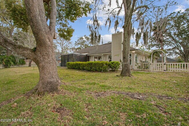 Building Photo - 2537 Emperor Dr