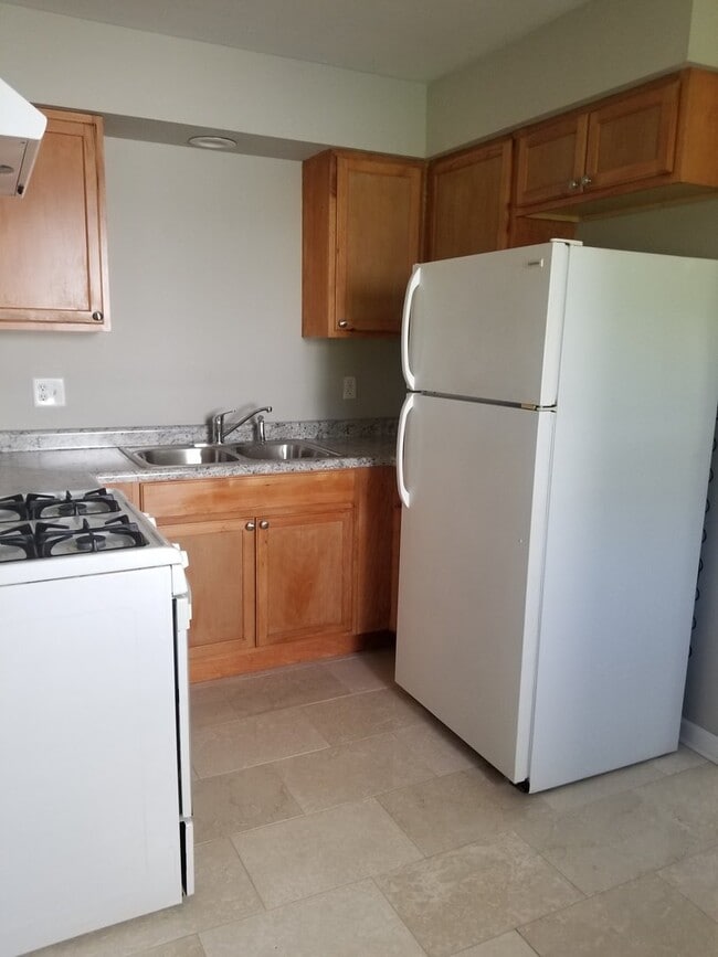 Building Photo - 2245 19th Ave