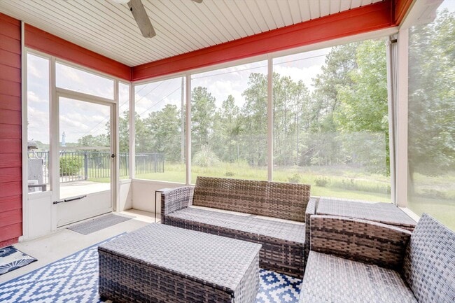 Building Photo - 520 Equinox Loop