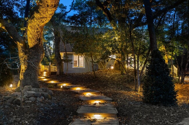 Building Photo - 107 Hawthorne Dr